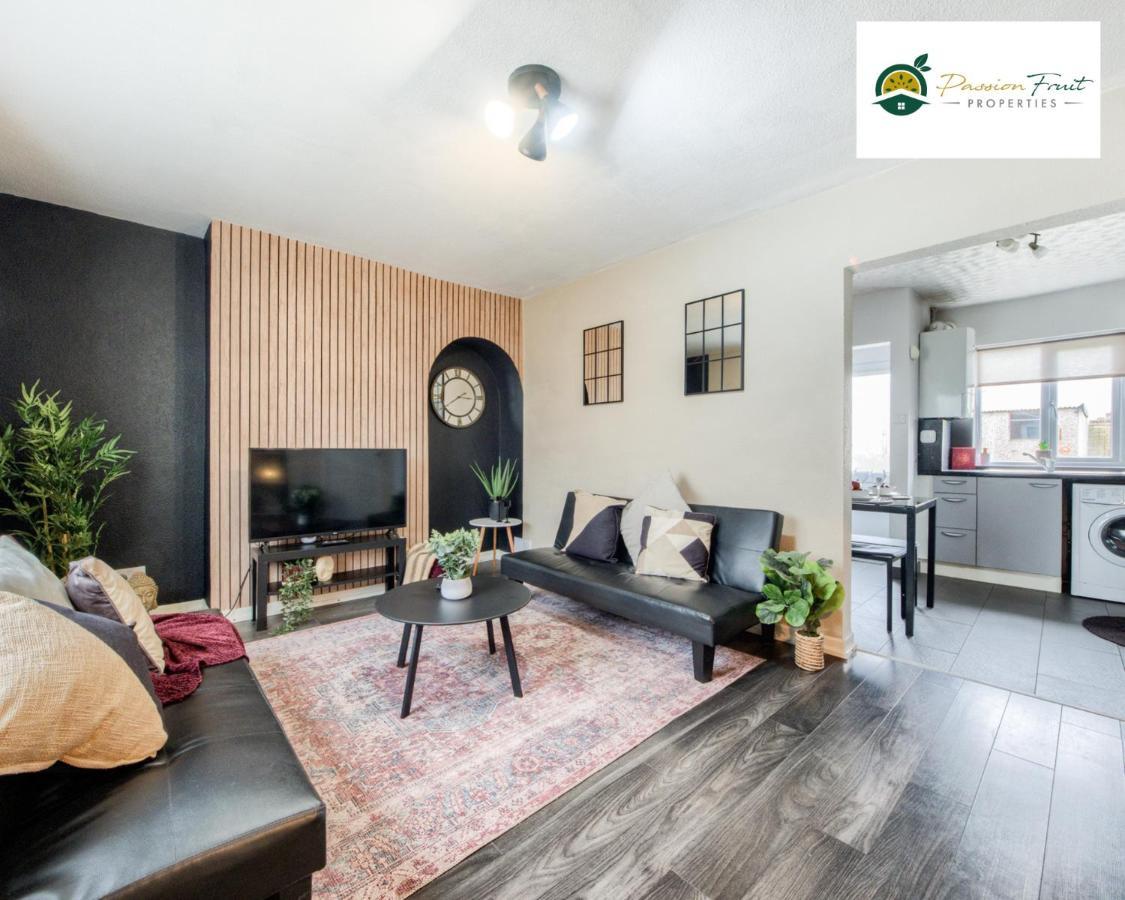 3 Bedroom House With 5 Beds House By Passionfruit Properties Near Coventry City Centre - Bcc المظهر الخارجي الصورة